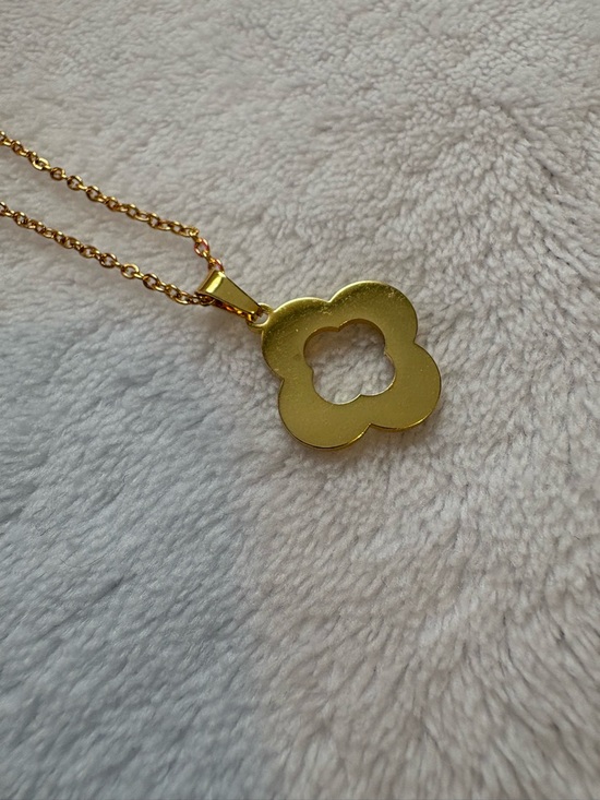 Gold Flower Pendant Necklace - Women Jewelry - Picture 3 of 3